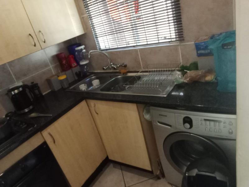 2 Bedroom Property for Sale in Wilgeheuwel Gauteng