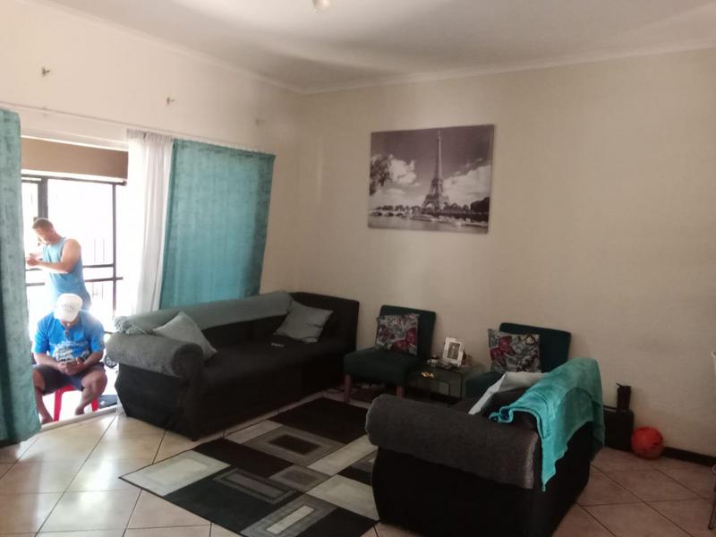 2 Bedroom Property for Sale in Wilgeheuwel Gauteng