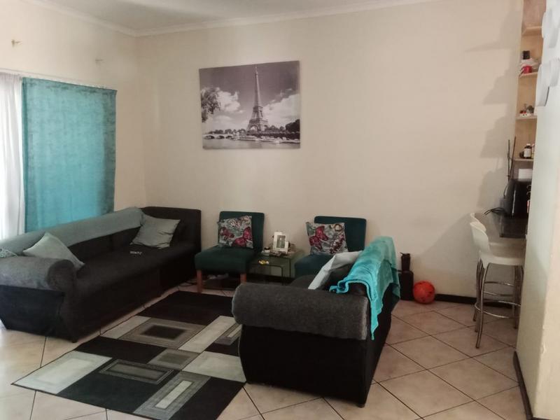 2 Bedroom Property for Sale in Wilgeheuwel Gauteng