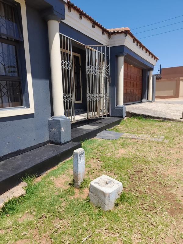 4 Bedroom Property for Sale in Kaalfontein Gauteng