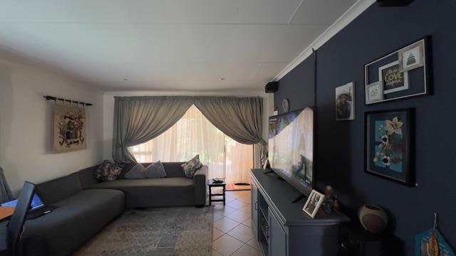 8 Bedroom Property for Sale in Mondeor Gauteng
