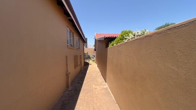 8 Bedroom Property for Sale in Mondeor Gauteng