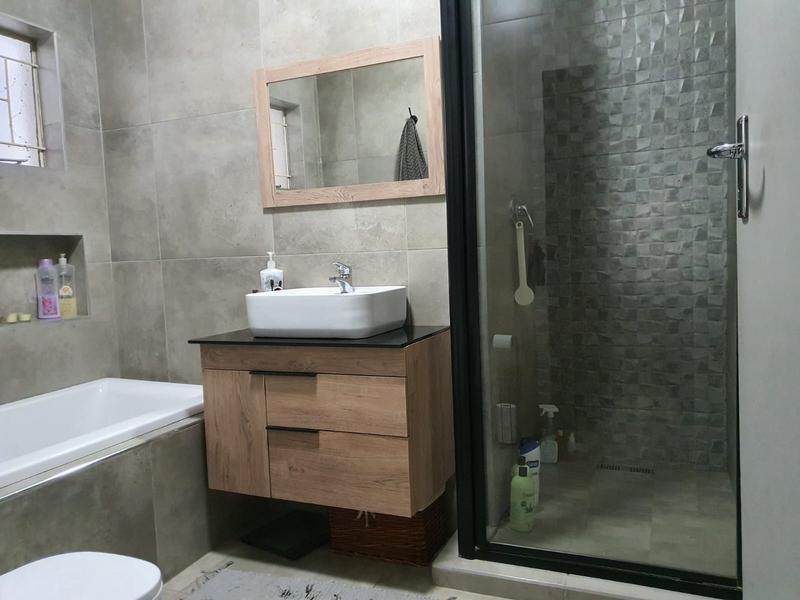 3 Bedroom Property for Sale in Annlin Gauteng