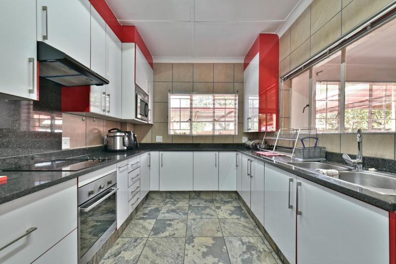 5 Bedroom Property for Sale in Crown Gardens Gauteng