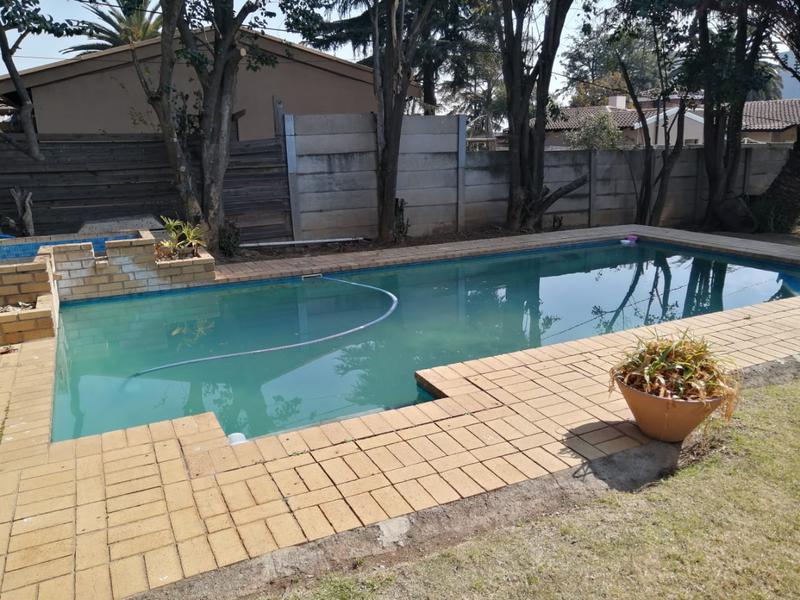 To Let 3 Bedroom Property for Rent in Croydon Gauteng
