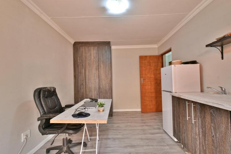 5 Bedroom Property for Sale in Strubensvallei Gauteng