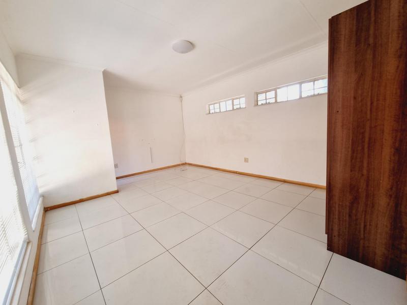 5 Bedroom Property for Sale in The Reeds Gauteng