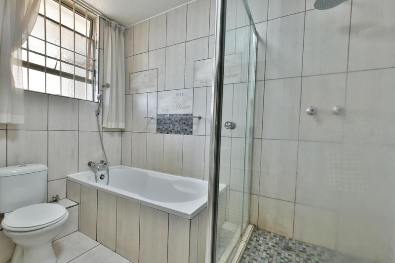2 Bedroom Property for Sale in Bramley Park Gauteng