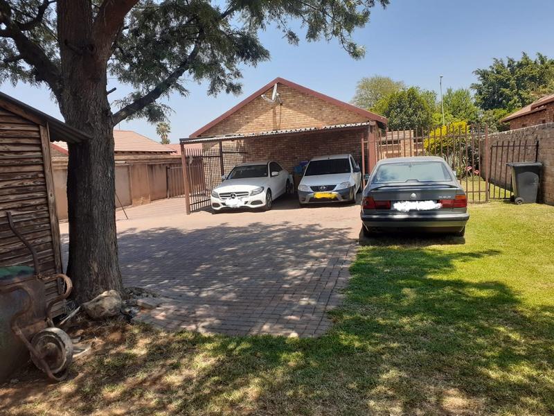 3 Bedroom Property for Sale in Karenpark Gauteng