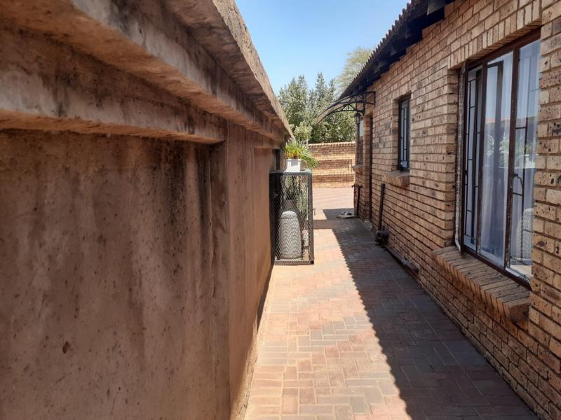 3 Bedroom Property for Sale in Karenpark Gauteng