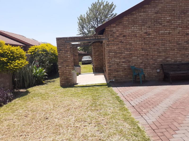 3 Bedroom Property for Sale in Karenpark Gauteng