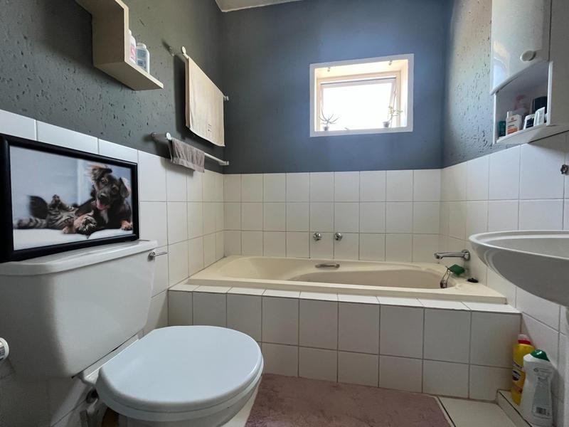3 Bedroom Property for Sale in Bromhof Gauteng