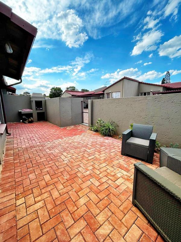 2 Bedroom Property for Sale in Discovery Gauteng