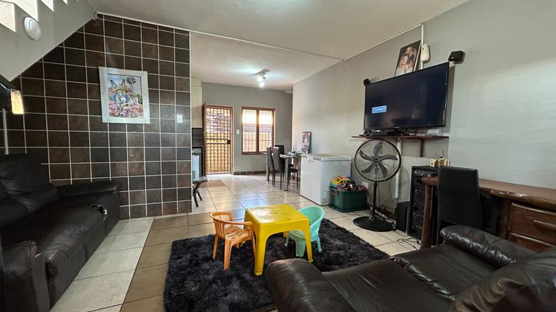 2 Bedroom Property for Sale in Eldorette Gauteng