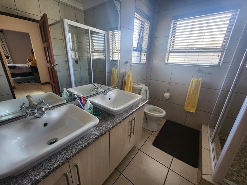 3 Bedroom Property for Sale in Magalieskruin Gauteng