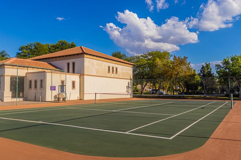 6 Bedroom Property for Sale in Blue Valley Golf Estate Gauteng