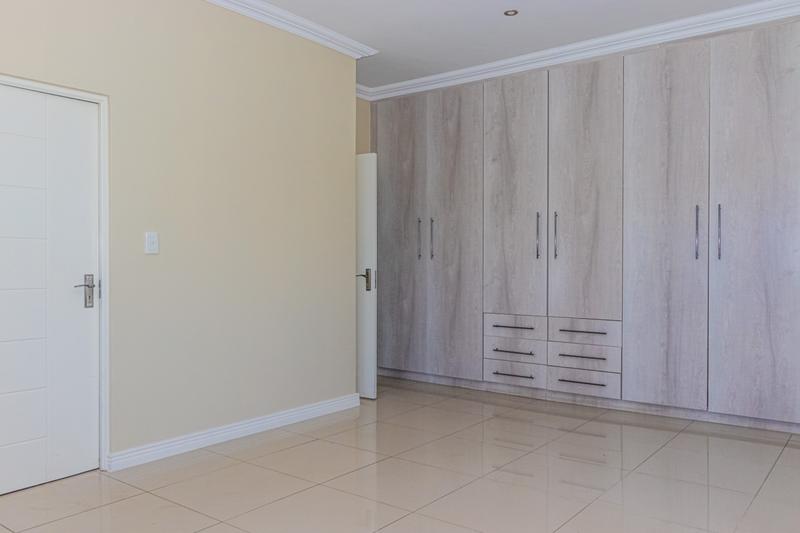 6 Bedroom Property for Sale in Blue Valley Golf Estate Gauteng