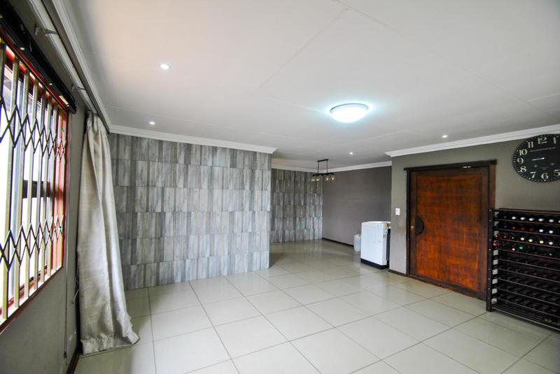 3 Bedroom Property for Sale in Protea Glen Gauteng