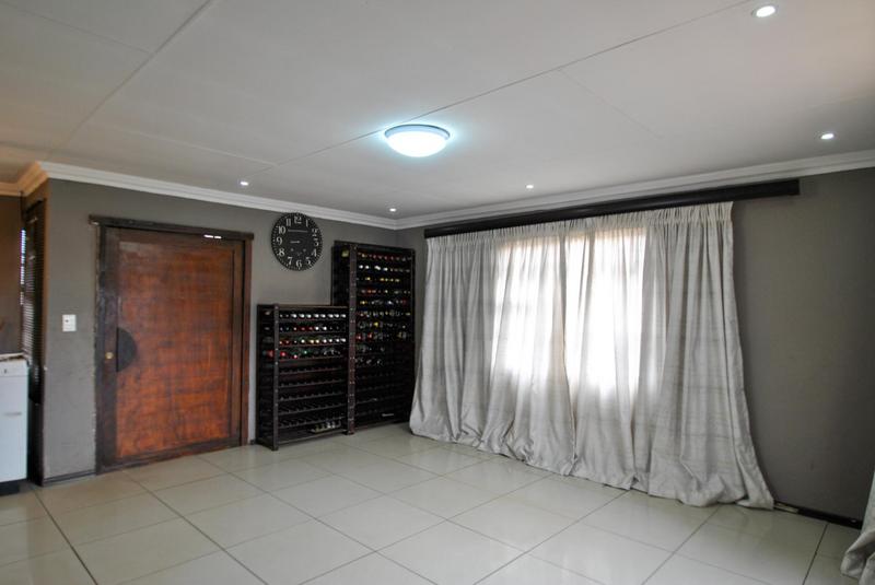 3 Bedroom Property for Sale in Protea Glen Gauteng