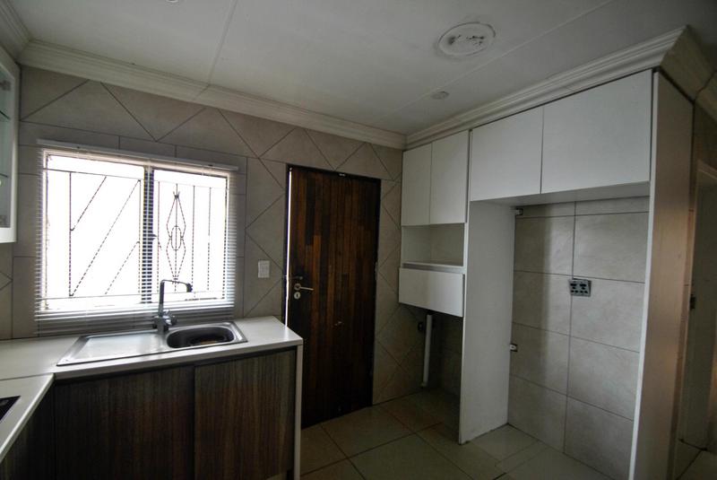 3 Bedroom Property for Sale in Protea Glen Gauteng