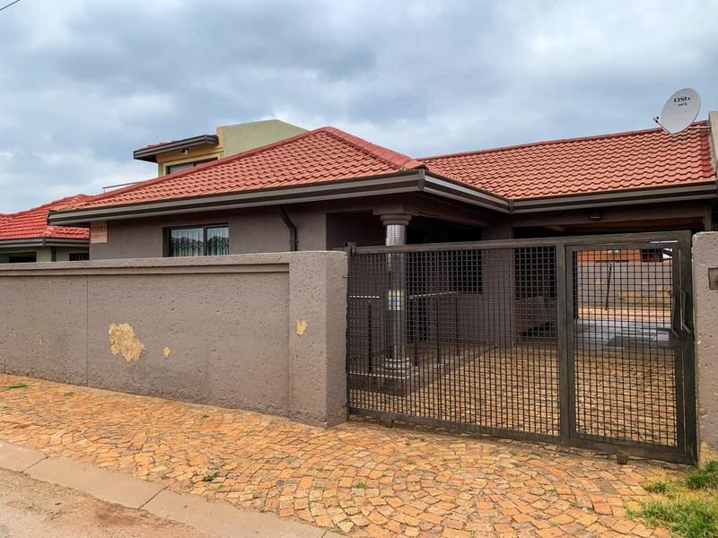 3 Bedroom Property for Sale in Protea Glen Gauteng