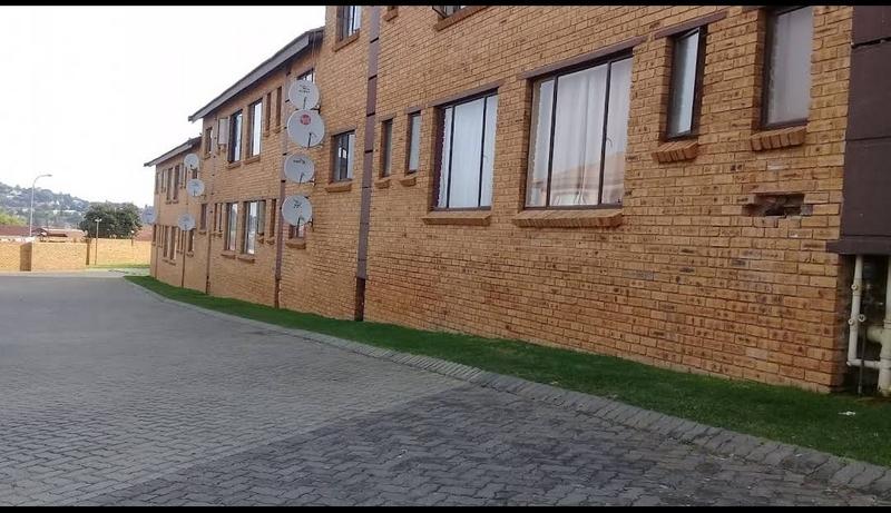 2 Bedroom Property for Sale in Meredale Gauteng