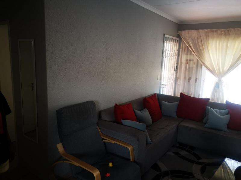 2 Bedroom Property for Sale in Meredale Gauteng