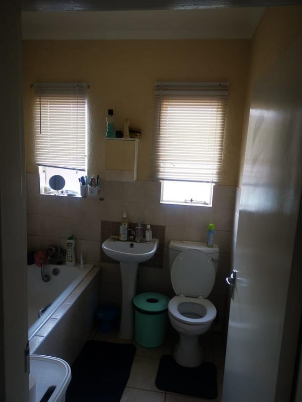 2 Bedroom Property for Sale in Meredale Gauteng