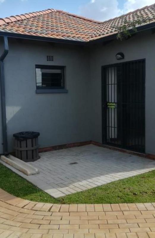 2 Bedroom Property for Sale in Protea Glen Gauteng