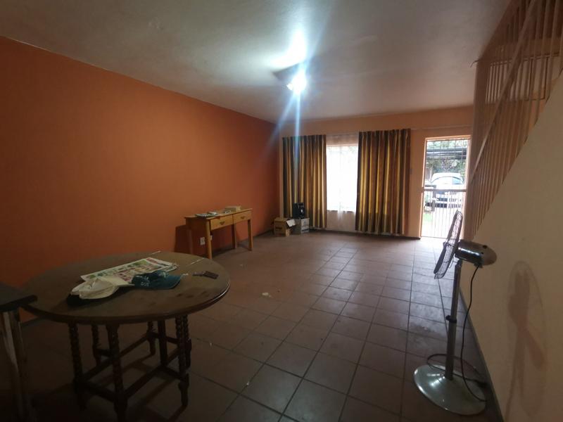 2 Bedroom Property for Sale in Dayanglen Gauteng