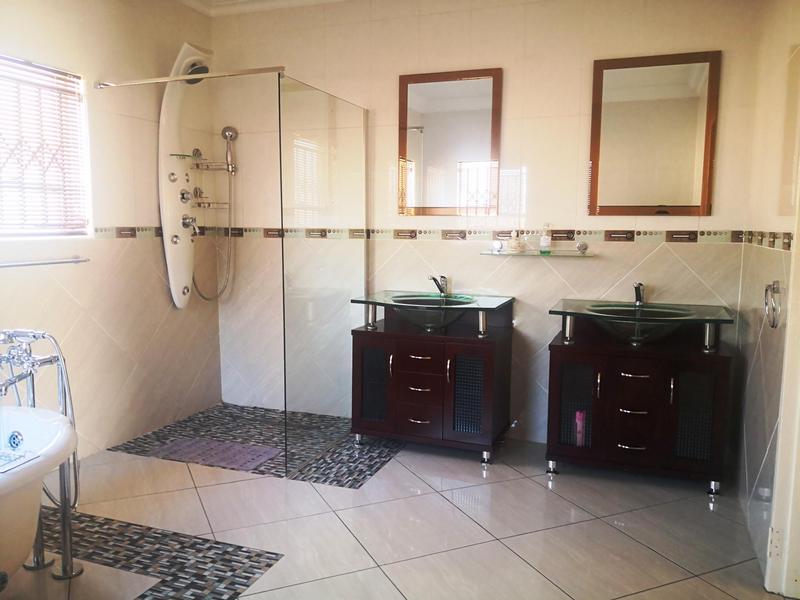 5 Bedroom Property for Sale in Libradene Gauteng