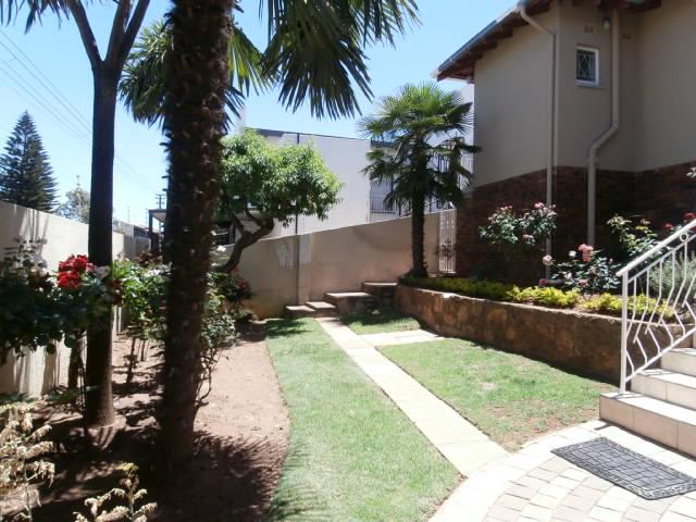 3 Bedroom Property for Sale in Oakdene Gauteng