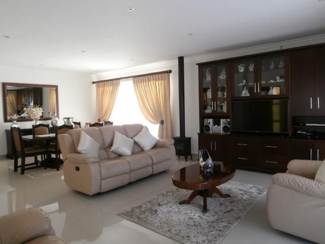 3 Bedroom Property for Sale in Oakdene Gauteng