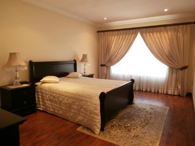 3 Bedroom Property for Sale in Oakdene Gauteng