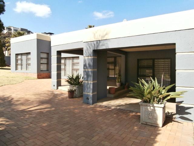 4 Bedroom Property for Sale in Oakdene Gauteng