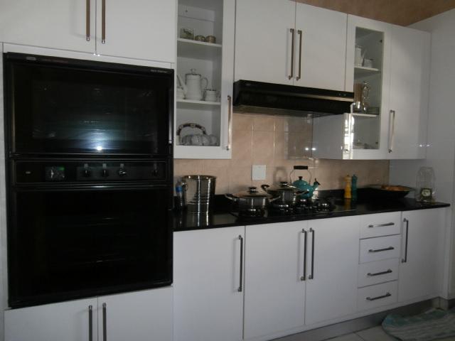 4 Bedroom Property for Sale in Oakdene Gauteng