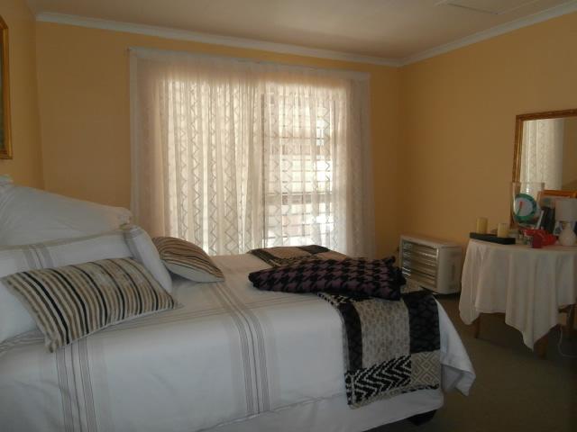 4 Bedroom Property for Sale in Oakdene Gauteng