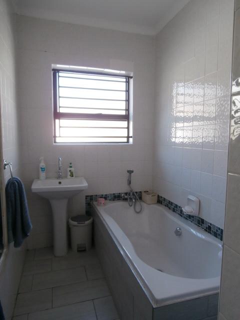 4 Bedroom Property for Sale in Oakdene Gauteng