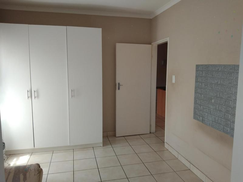 To Let 2 Bedroom Property for Rent in Lindhaven Gauteng