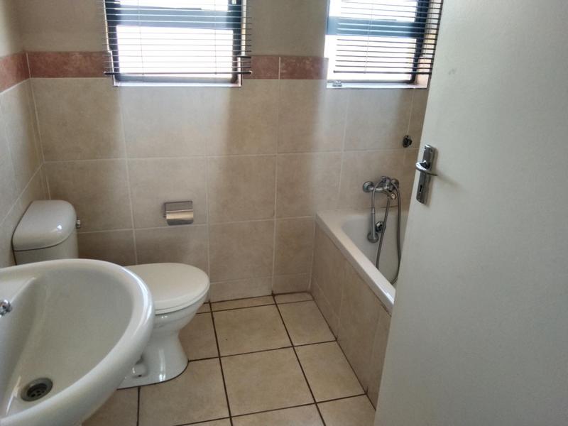 2 Bedroom Property for Sale in Lindhaven Gauteng