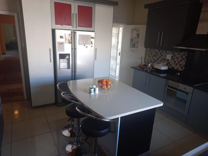 4 Bedroom Property for Sale in Primrose Hill Gauteng