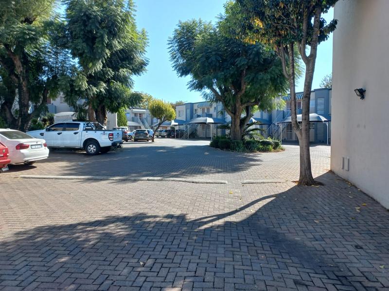 2 Bedroom Property for Sale in Wychwood Gauteng