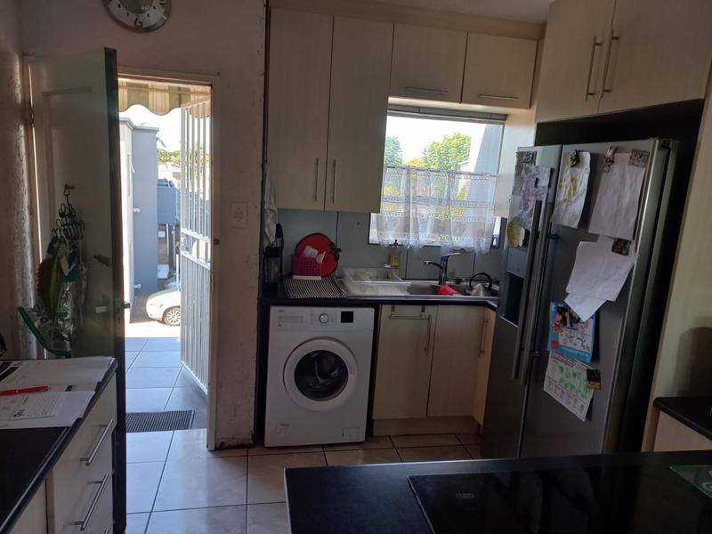 2 Bedroom Property for Sale in Wychwood Gauteng