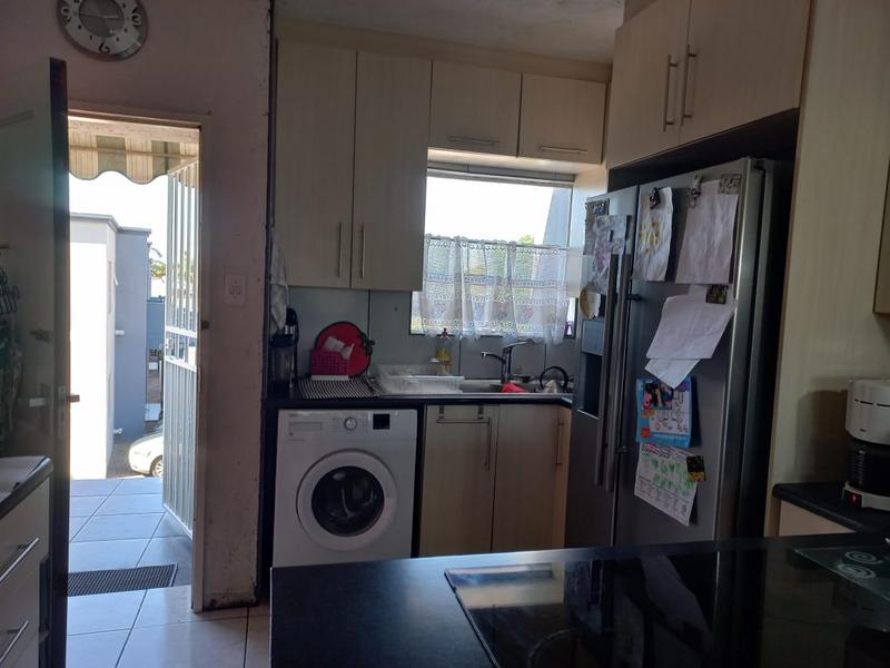 2 Bedroom Property for Sale in Wychwood Gauteng