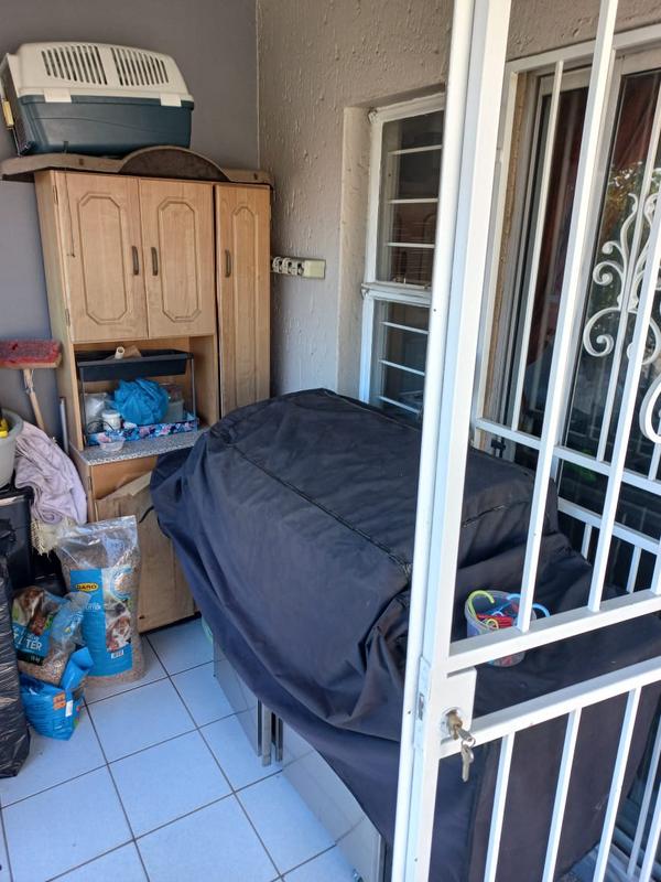 2 Bedroom Property for Sale in Wychwood Gauteng