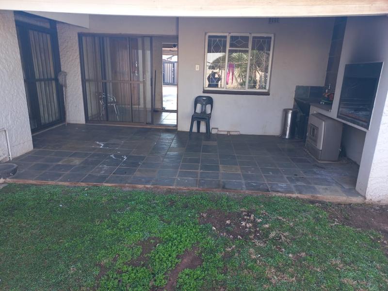 3 Bedroom Property for Sale in Wychwood Gauteng