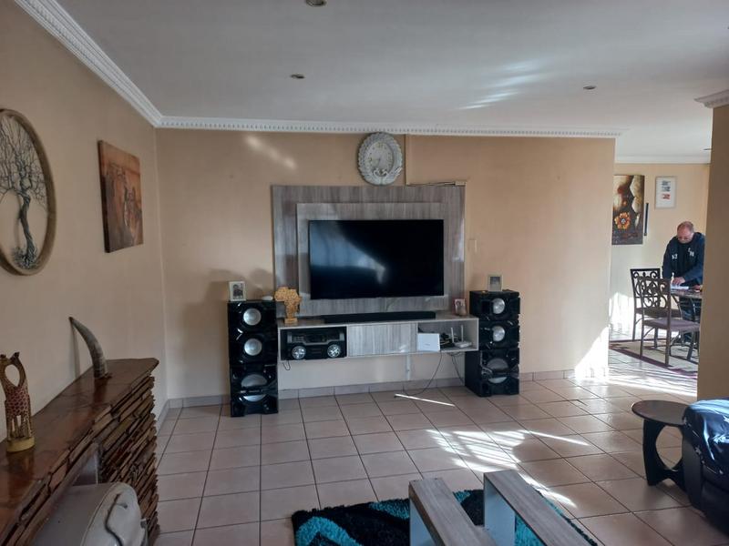 3 Bedroom Property for Sale in Wychwood Gauteng