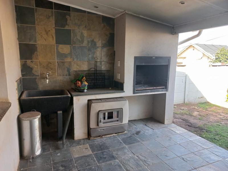 3 Bedroom Property for Sale in Wychwood Gauteng