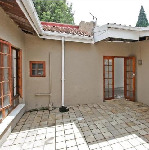 5 Bedroom Property for Sale in Observatory Gauteng