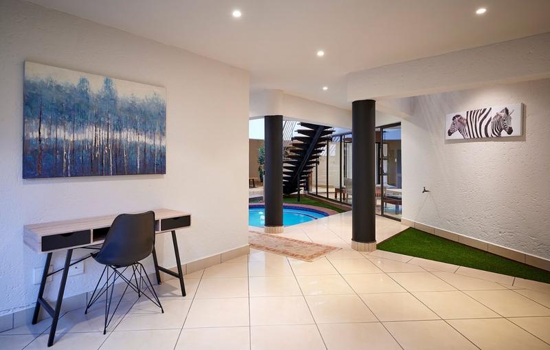 To Let 4 Bedroom Property for Rent in Sandown Gauteng